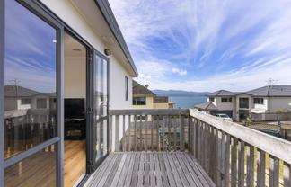 10 Bennett Grove, Newlands