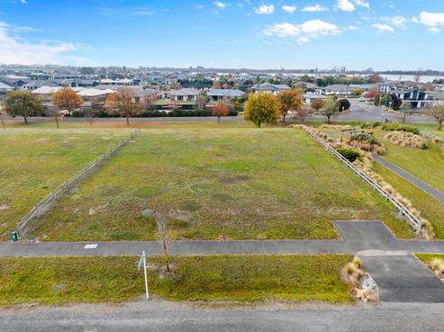 10 Village Green Drive, Huntingdon/Lake Hood