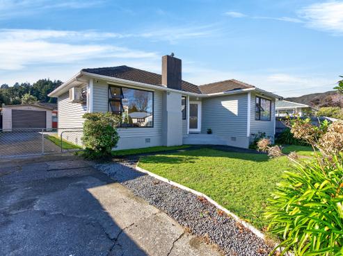 18 Richard Grove, Stokes Valley