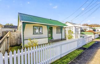 8 Lowther Street, Whanganui Central