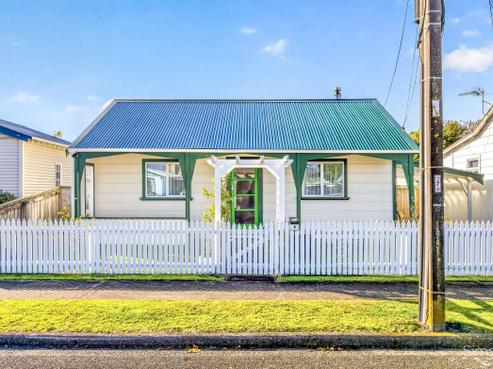 8 Lowther Street, Whanganui Central