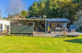 496 Waikaka Road, Matiere