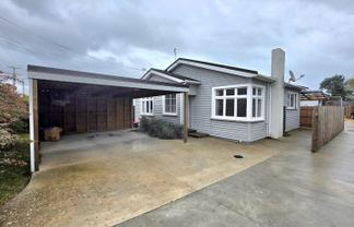 15 Paritutu Road, Spotswood