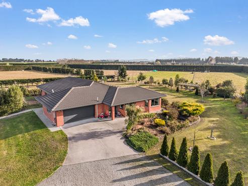 745 Two Chain Road, Swannanoa