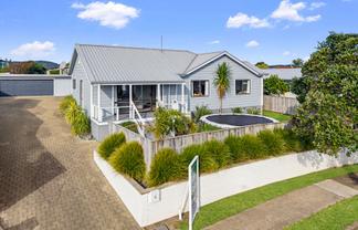 6 Alpha Avenue, Coastlands