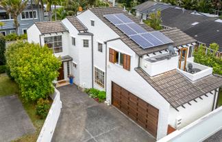 2/14 Sanders Avenue, Takapuna