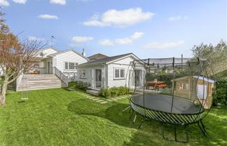 35 Taumata Road, Sandringham