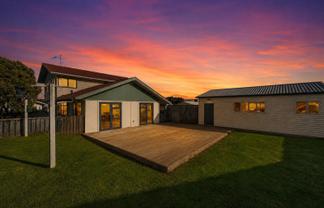 8 Arnold Grove, Paraparaumu Beach