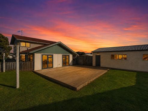 8 Arnold Grove, Paraparaumu Beach