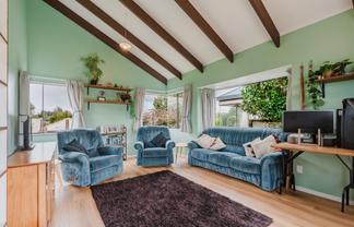 70 Sunnyhills Avenue, Glenview