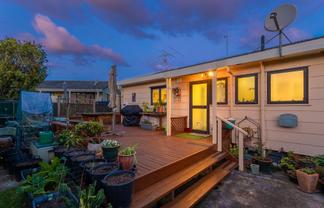 83 Queens Road, WAIKANAE BEACH