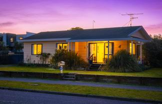 83 Queens Road, WAIKANAE BEACH