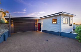 10 Charlotte Way, RAUMATI SOUTH