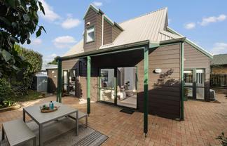 8 Higgs Road, Mount Wellington