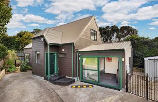 8 Higgs Road, Mount Wellington