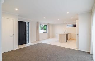 4 Fordyce Court, West End