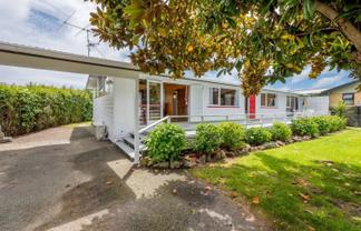 8 Walton Avenue, Waikanae