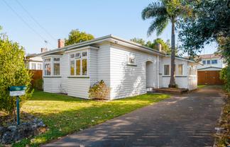 2 Hall Lane, Frankton