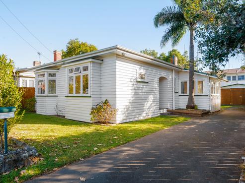 2 Hall Lane, Frankton