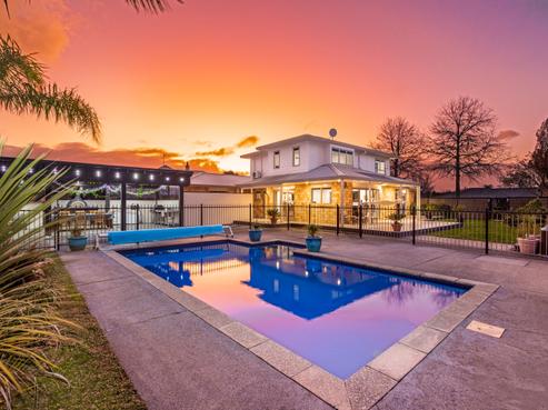 165 The Oaks Drive, Leamington