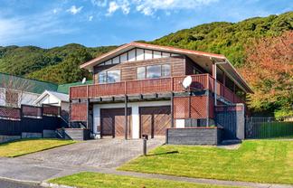 52 Antrim Crescent, Wainuiomata