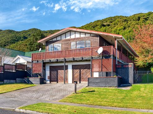 52 Antrim Crescent, Wainuiomata