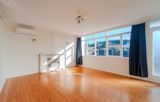 7/55 Apu Crescent, Lyall Bay