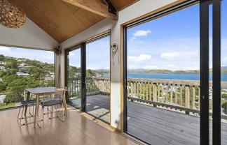 13 Airlie Road, Plimmerton