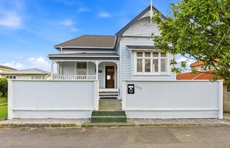 1/102 Queen Street, Northcote Point