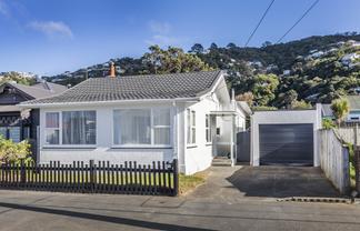 94 Freyberg Street, Lyall Bay