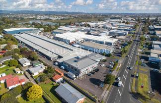 High Profile Rosebank Road Warehouse & Showroom