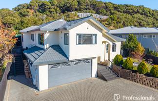 15 Kawatiri Grove, Wainuiomata