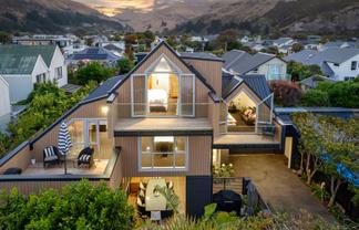 102A Esplanade, Sumner
