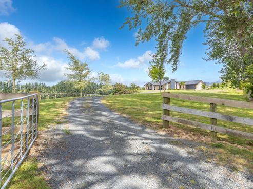 998 Limeworks Loop Road, Te Pahu