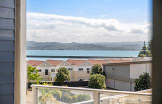 302/4 Reads Quay, Gisborne