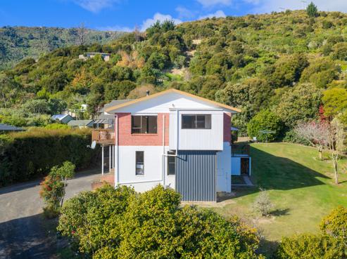 6 Moana View Road, Waikawa