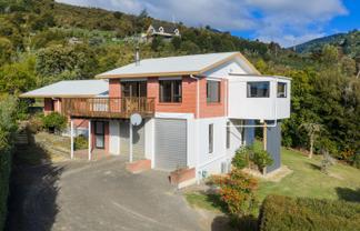6 Moana View Road, Waikawa