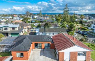 9 Gwendoline Avenue, Te Atatu Peninsula