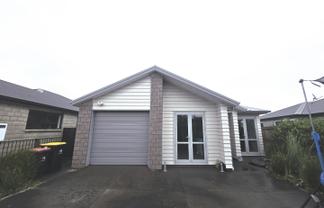18 Foley Grove, Pyes Pa