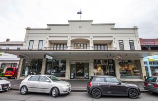CHARACTER PONSONBY OFFICE WITH FIVE CAR PARKS
