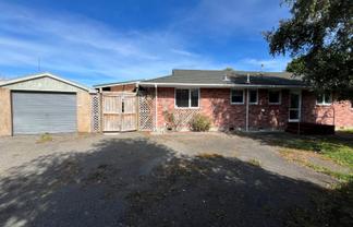 364 Botanical Road, West End