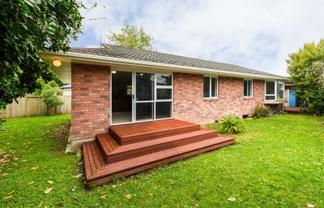 364 Botanical Road, West End
