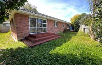 364 Botanical Road, West End