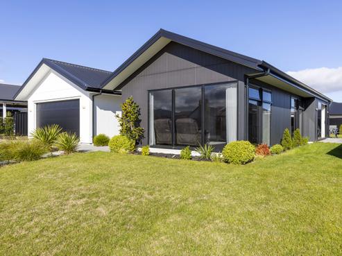 32 Maunganamu Drive, Wharewaka