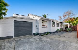 2/41 Barbados Drive, Unsworth Heights