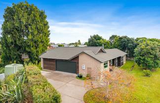 1 Neill Boak Place, Beachlands