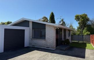 12a Columba Place, Matua