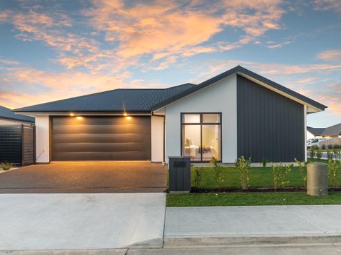 36 Stackwood Avenue, Ravenswood
