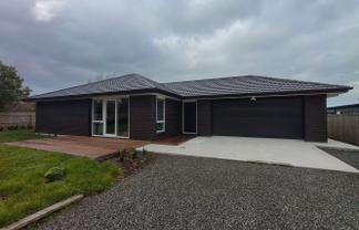 6A Macrocarpa Lane, Carterton