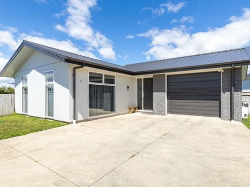 6 Toutouwai Lane, Inglewood